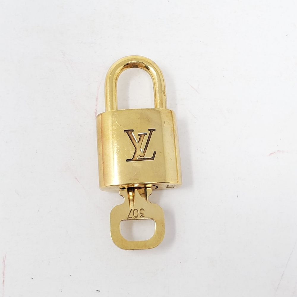 100% Authentic Louis Vuitton 1 Locks and 1 Key - Picture 4 of 13